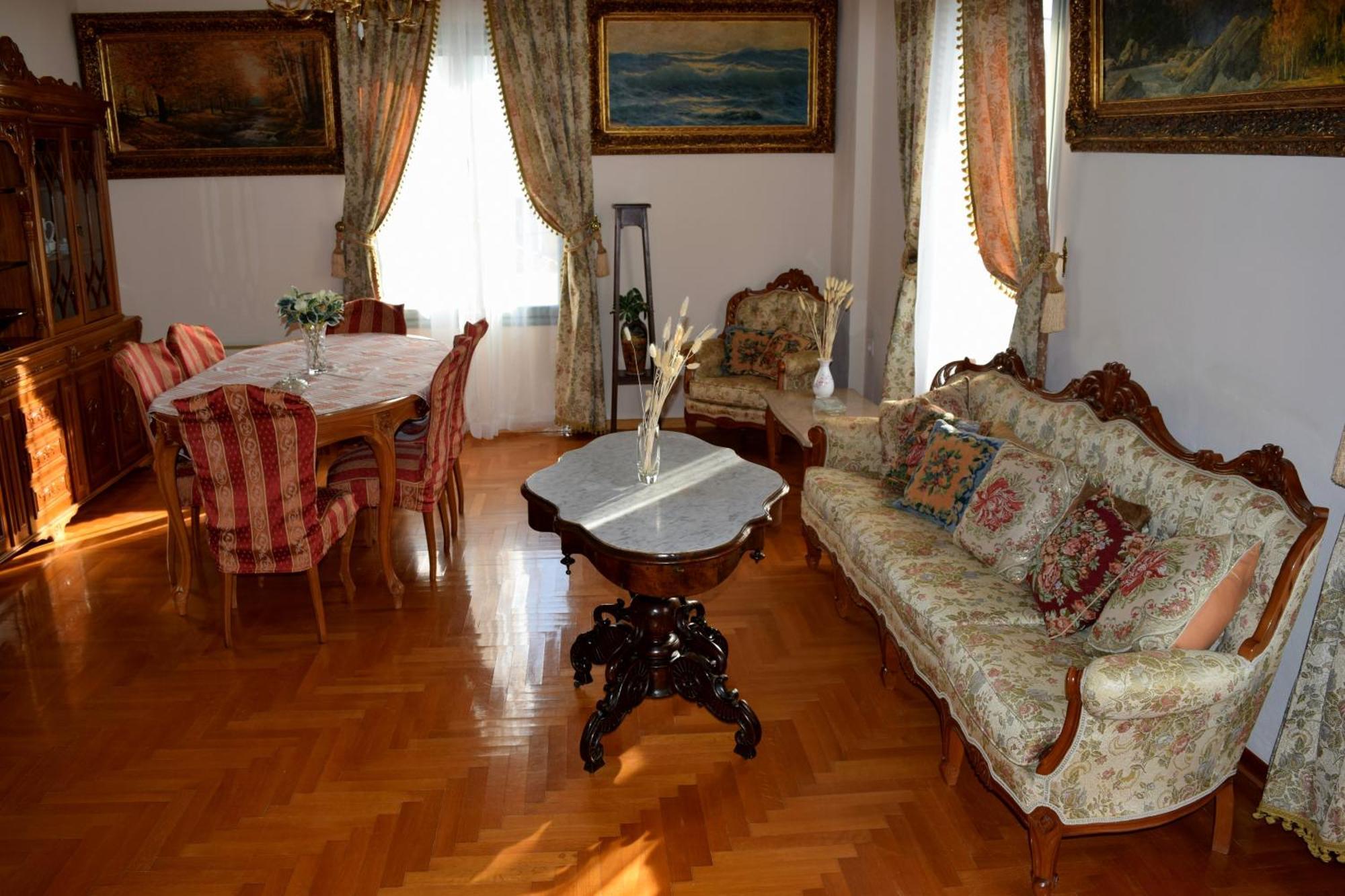 Rodon Manor Appartement *